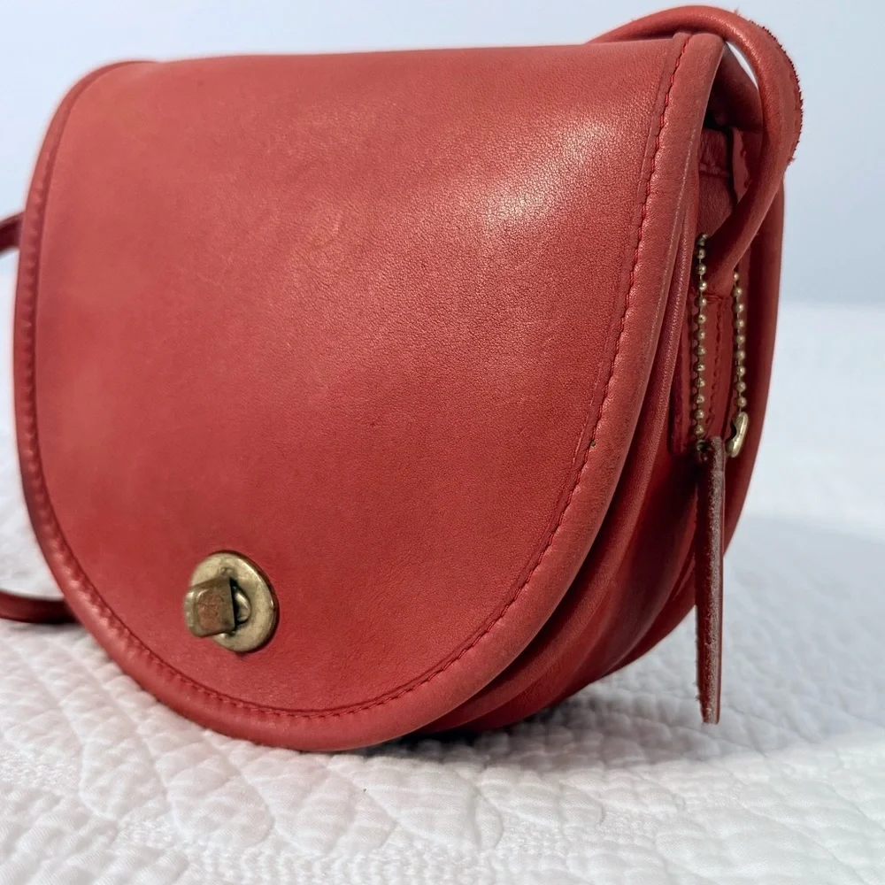 Coach Vintage Red Leather Crossbody Bag - Picture 4 of 16